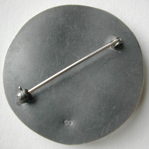 Round scribble brooch,back view