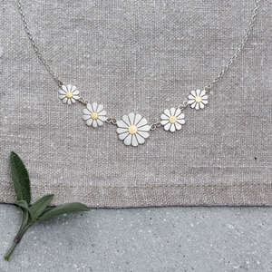Five Daisies Necklace