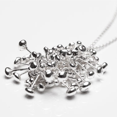 Pebble silver cluster necklace