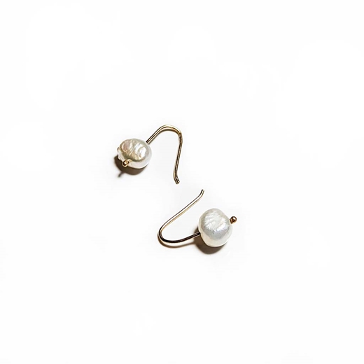 Pearl earrings 2