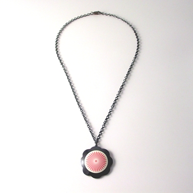 daisy pendant large pink