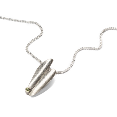 Lustre silver and peridot mini pendant