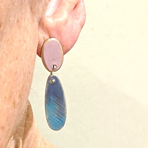 petri pink blue earring worn