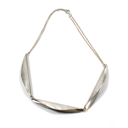 Quill segment necklace back