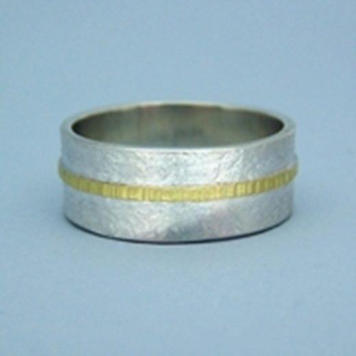 Wide Ring Gold Line