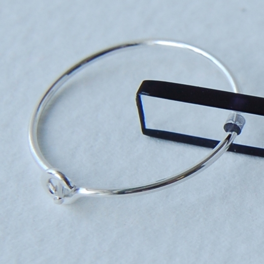 rectangle hoop earrings black detail 1