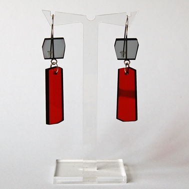 red shard earrings A002