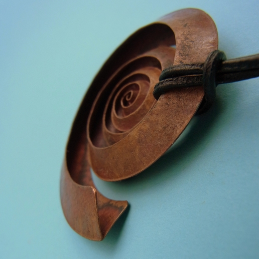 Small swirl copper pendant