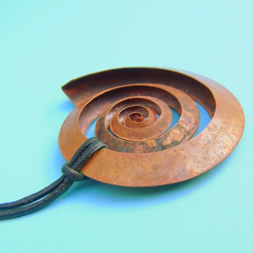 Small swirl copper pendant