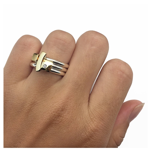 Silver ring set with diamond & 18ct gold detail