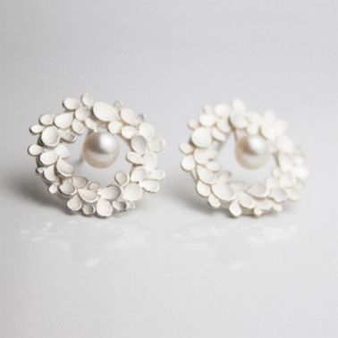Pearl earrings by Dagmar Korecki