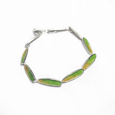 Slinky bracelet green and amber