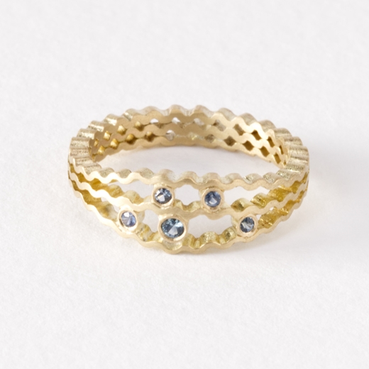 Strata blue sapphire ring - 9ct gold -- by Clara Breen