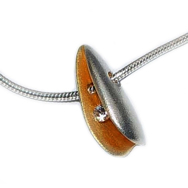 Small side facing shell pendant