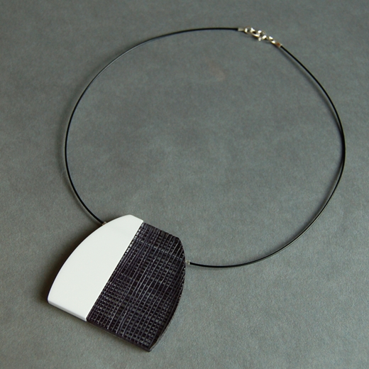 black weave necklace 02