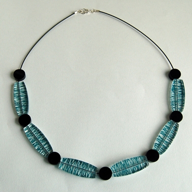 jade wired necklace