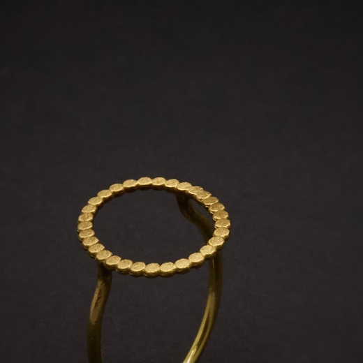 Enso oval ring